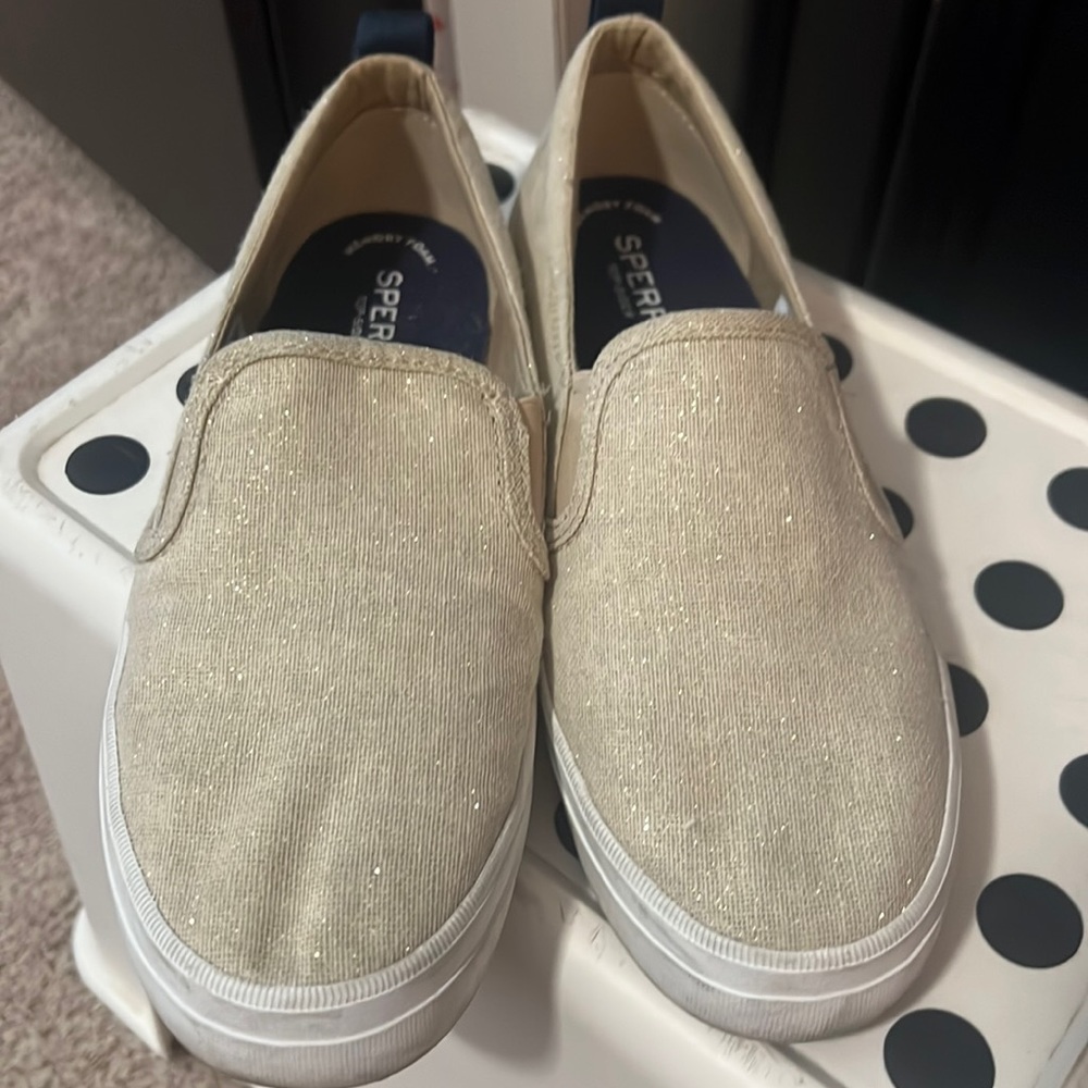 Gold Sperry top sider sneaker 7.5 sparkly!